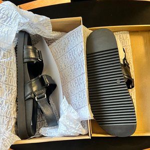NEVER WORN/ NEW IN BOX - Steve Madden MONA Leather Sandals - Black Leather Sz 11